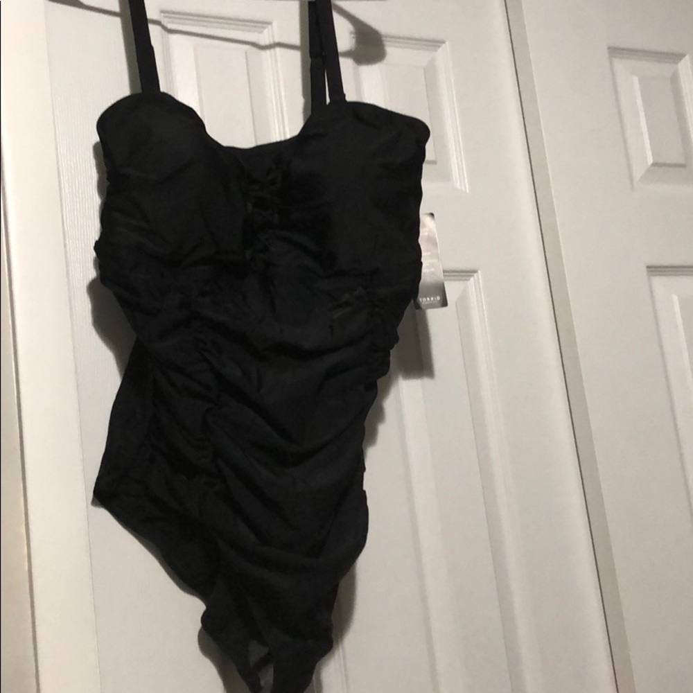 TORRID NWT SIZE 3 bathing suit